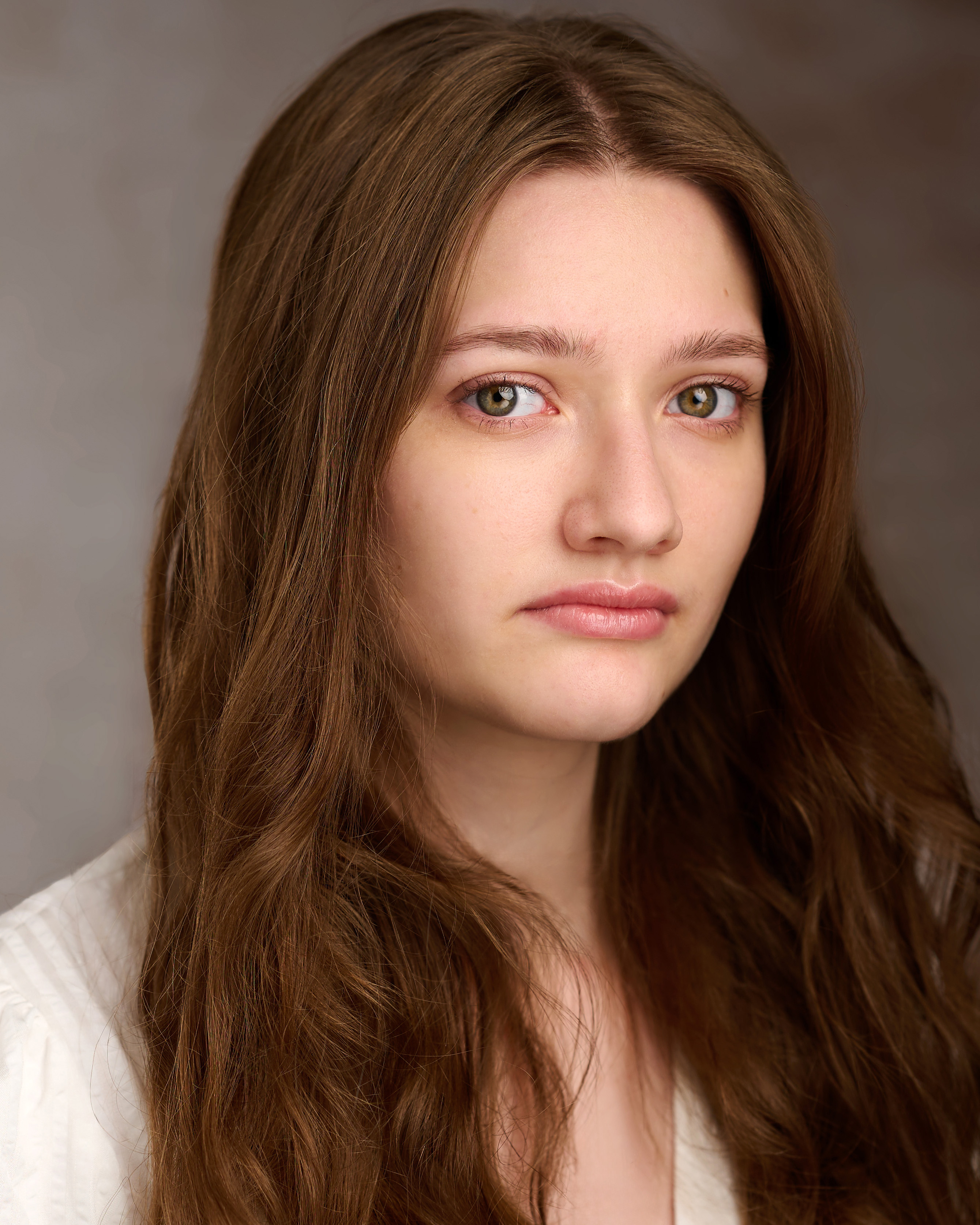 Acting-business-headshot-near-me-photographer-AndrejValko-CaptivatingHeadshots-Madeleine-02