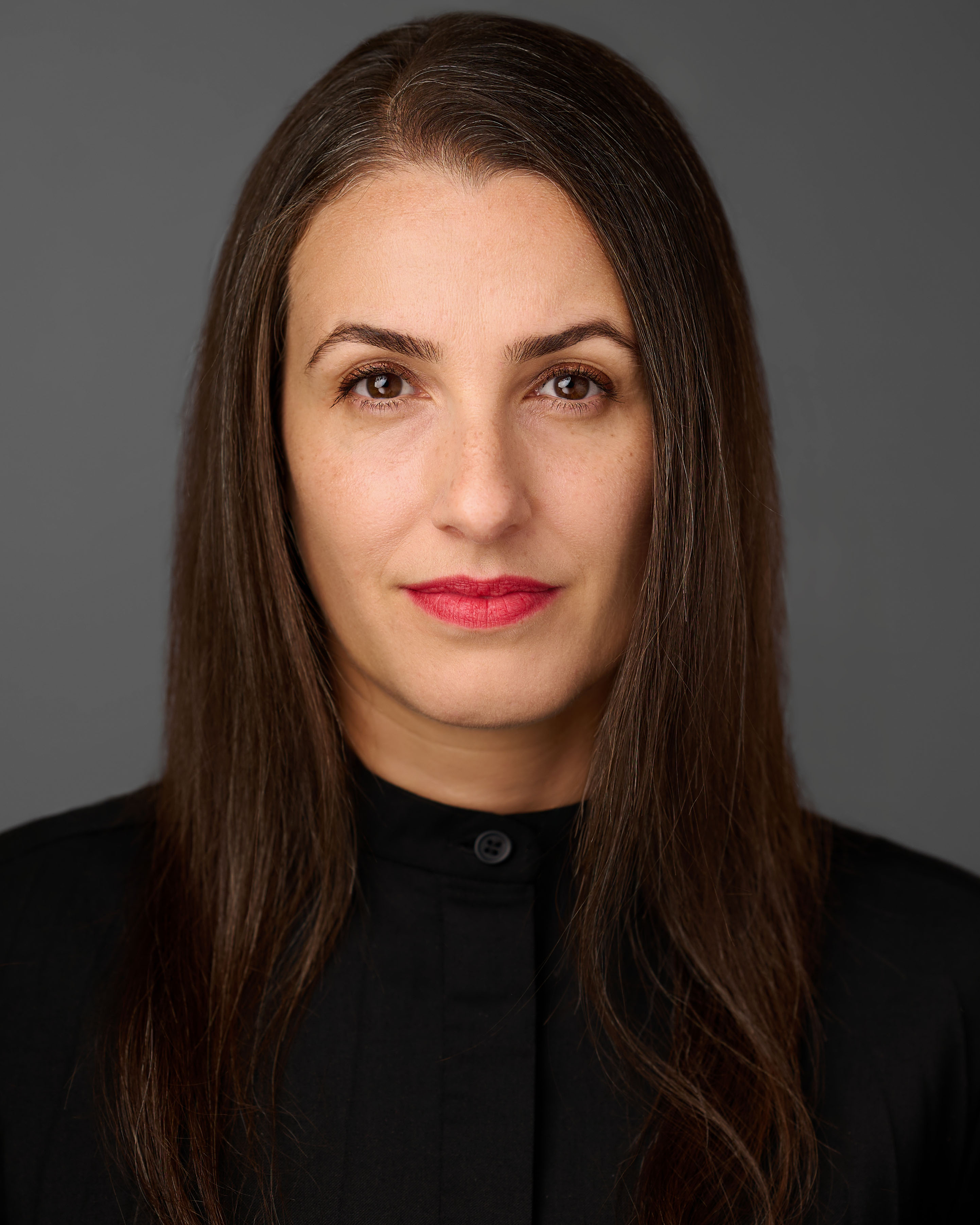 business-portrait-corporate-headshot-confident-competent-linkedin-profile-picutre