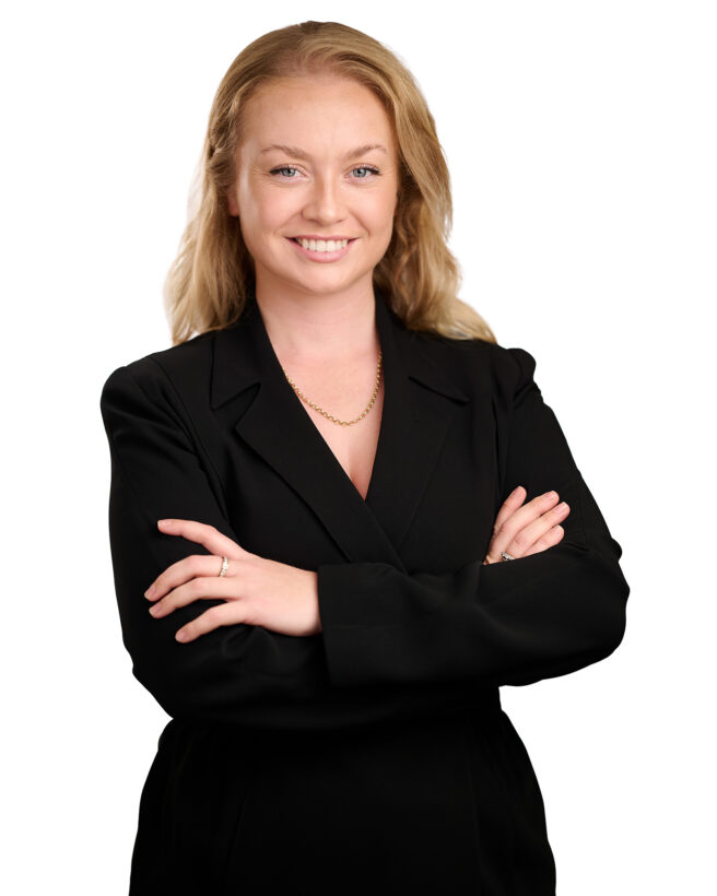 Business-corporate-headshot-portrait-profile-picture-LinkedIn-Harriet-by-Andrej-Valko-Captivating-Headshots