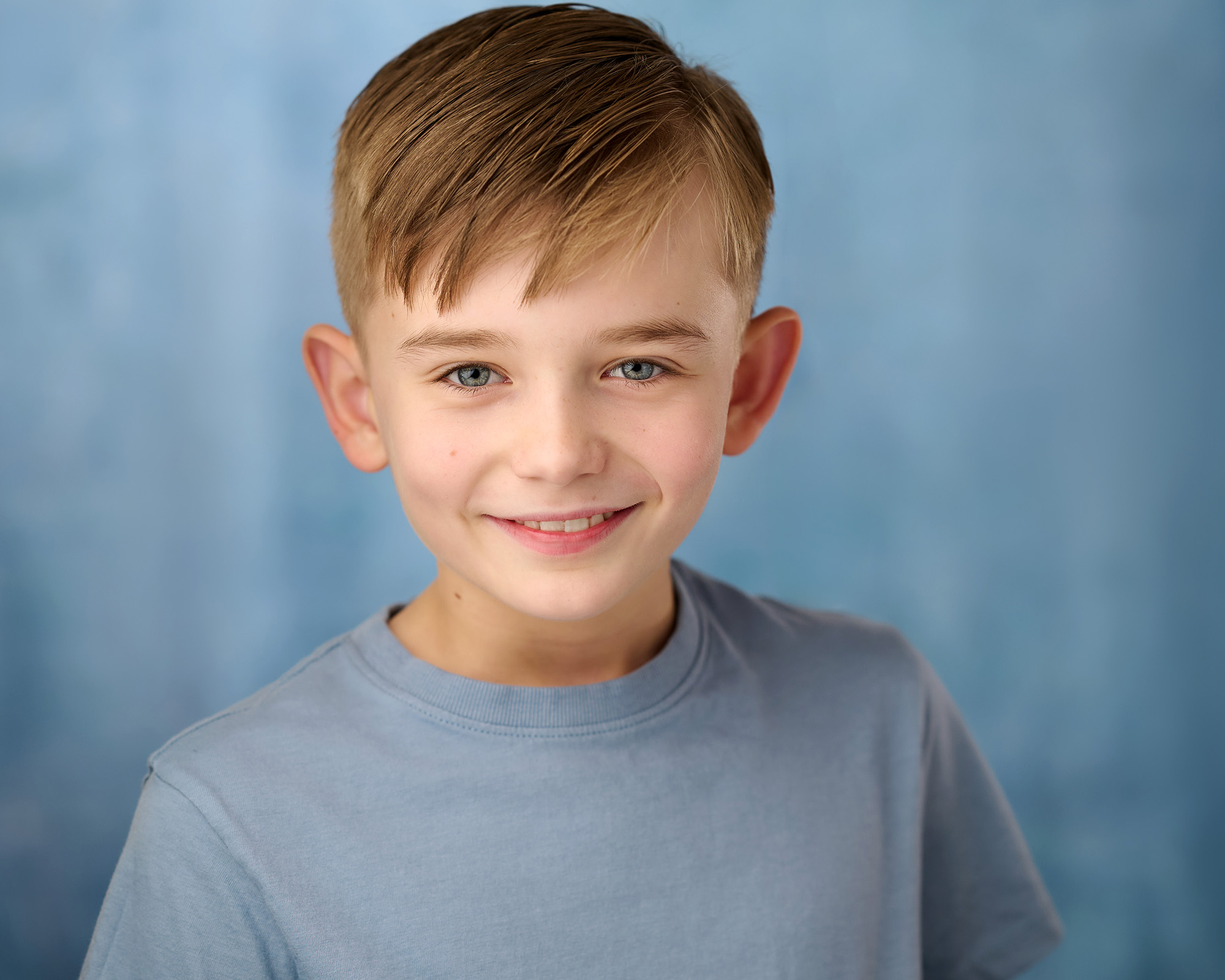 acting-headshot-photographer-near-me-business-linkedin-profile-picture-Andrej-Valko